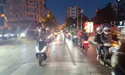 Manisalı motorculardan 19 Mayıs korteji
