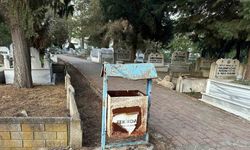Muratlı Mezarlığı’ndaki çöp kovaları yenilenmeyi bekliyor