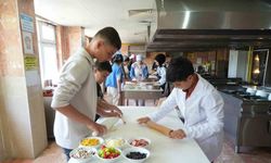Muş’ta beceri atölyesi açıldı: Öğrenciler mesleklerle tanışıyor