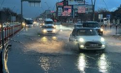 Sağanak yağış Kayseri’de hayatı olumsuz etkiledi