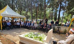 Sanayici M. Naci Topçuoğlu, mezarı başında dualarla anıldı