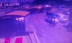 Sultanbeyli’de virajı dönemeyen hafriyat kamyonu otomobilin üzerine devrildi