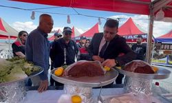 Tezgâhta sinekli et, bozuk ürün tespit edildi Eğirdir’de Yöresel Pazar mühürlendi