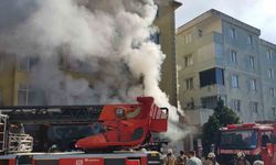 Ümraniye’de ucuzluk pazarında yangın: Dükkan sahibi gözyaşları içinde izledi