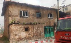 Yangında 75 yaşındaki adamın evi kullanılamaz hale geldi