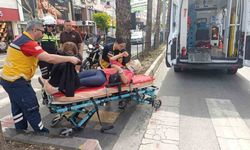 Yaya geçidinde frene basıp düşen motosiklet sürücüsü kask sayesinde hayatta kaldı