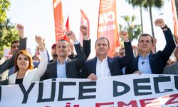 Başkan Özyiğit, 1 Mayıs'ta Emekçilerle Yürüdü