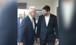 Eski Bakan Karayalçın, Tarsus Belediyesi'ni Ziyaret Etti