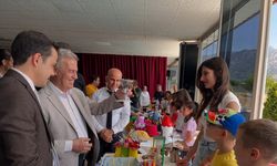 Atık malzemeler, öğrencilerin elinde sanata dönüştü