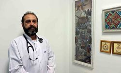 Hastane duvarlarını doktorun tabloları süslüyor