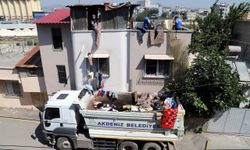 Akdeniz'de Çöp Ev'den 2 Kamyon Atık Çıkarıldı