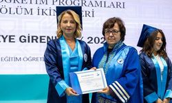 Yarım kalan üniversite hayalini 51 yaşında 2.’likle tamamladı