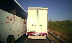 Antalya’da kural tanımayan sürücüler ambulansa geçit vermedi