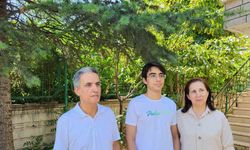 Bahçeşehir Koleji İzmir 50. Yıl Kampüsü öğrencisi Mehmet Sarak, YKS İngilizce birincisi oldu