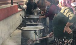 Bereketli Mahallesi’nde aşure ve keşkek hayrı