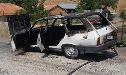 Burdur’da seyir halindeki araç yandı