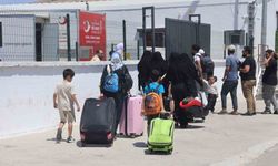 Çifte vatandaşlığı bulunan Suriyelilerin ülkelerine giriş-çıkışlarına izin verilmesiyle Civegözü’nde yoğunluk arttı