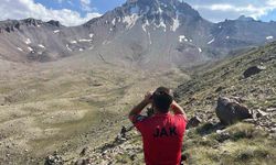 Erciyes’e zirve tırmanışı yapan dağcı mahsur kaldı