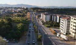 Erdek’te tatilci yoğunluğu, trafik hattı havadan görüntülendi