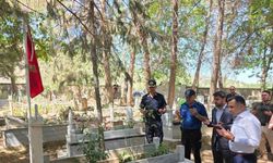 Kaymakam Kadir Algın, deprem şehitliğini ziyaret etti