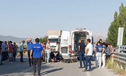 Lüks otomobile çarpan motosikletin sürücüsü ağır yaralandı