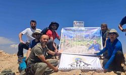 Yüksekovalı dağcılar Türkiye’nin ikinci en yüksek noktasına zirve tırmanışı yaptı