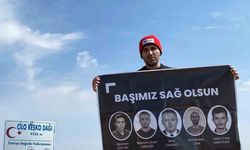 AKUT Manisa gönüllüsü 4 bin 135 metrede orman şehitlerini andı