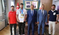 Avrupa rekortmeni Sümen, Vali Ekici ile bir araya geldi