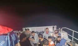 Ayvacık açıklarında 18’i çocuk 32 düzensiz göçmen yakalandı