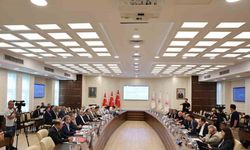 Bakan Işıkhan, Memur-Sen Başkanı Yalçın ve hizmet kollarında ilgili sendika temsilcileri ile bir araya geldi