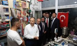 Bakan Yerlikaya Ağrı’da esnafla buluştu