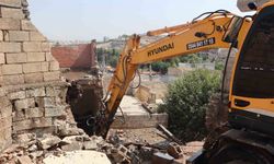 Balıklıgöl çevresindeki gecekondular bir bir yıkılıyor