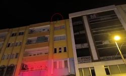 Çatıda intihara kalkışan genç yürekleri ağza getirdi