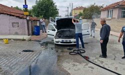 Çorum’da seyir halindeki otomobilde korkutan yangın