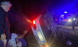 Çorum’da virajı alamayan otomobil devrildi: 5 yaralı