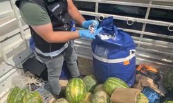 Karpuz yüklü kamyonette 110 bin uyuşturucu hap ele geçirildi