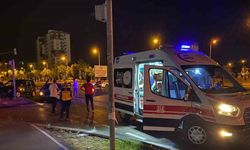 Kazaya sebebiyet verdi, kazazedelere "Nasılsınız?" dedikten sonra kaçtı: 3 yaralı