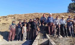 Köy halkı imece usulü çeşme inşa etti