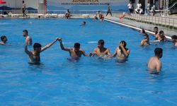 Malatya’da sıcak havalardan bunalan vatandaşlar havuzlara akın etti