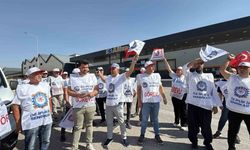 Öz İplik İş Sendikası’ndan işten çıkarmalar nedeniyle Altınsar Tekstil’de eylem