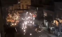 Sıcak havayla genleşen elektrik telleri havai fişek gibi patladı