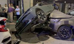 Tatvan’da 3 araçlı zincirleme trafik kazası