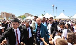 TÜGVA Yüksek İstişare Kurulu Üyesi Bilal Erdoğan, TÜGVA Yaz okulunu kapanış törenine katıldı