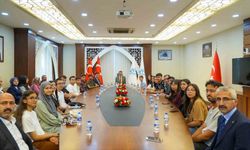 Vali Çelik başarılı öğrencileri kabul etti