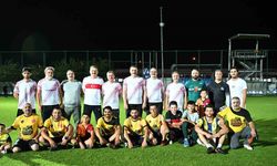 Yeşil sahada renkli buluşma