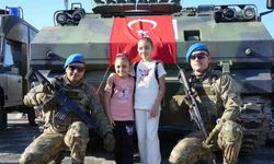 Zırhlı askeri ambulanslar ilgi odağı oldu