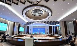 Cumhurbaşkanı Yardımcısı Yılmaz, Kırgızistan Cumhurbaşkanı Caparov ile bir araya geldi