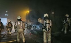 Kağıthane’de 5 katlı bina alevlere teslim oldu