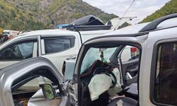 Artvin’de zincirleme trafik kazası: 4 yaralı
