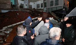 Bakan Yerlikaya: "Yıkılan 3 bina ve 1 iş yerinde incelemelerde bulunduk"